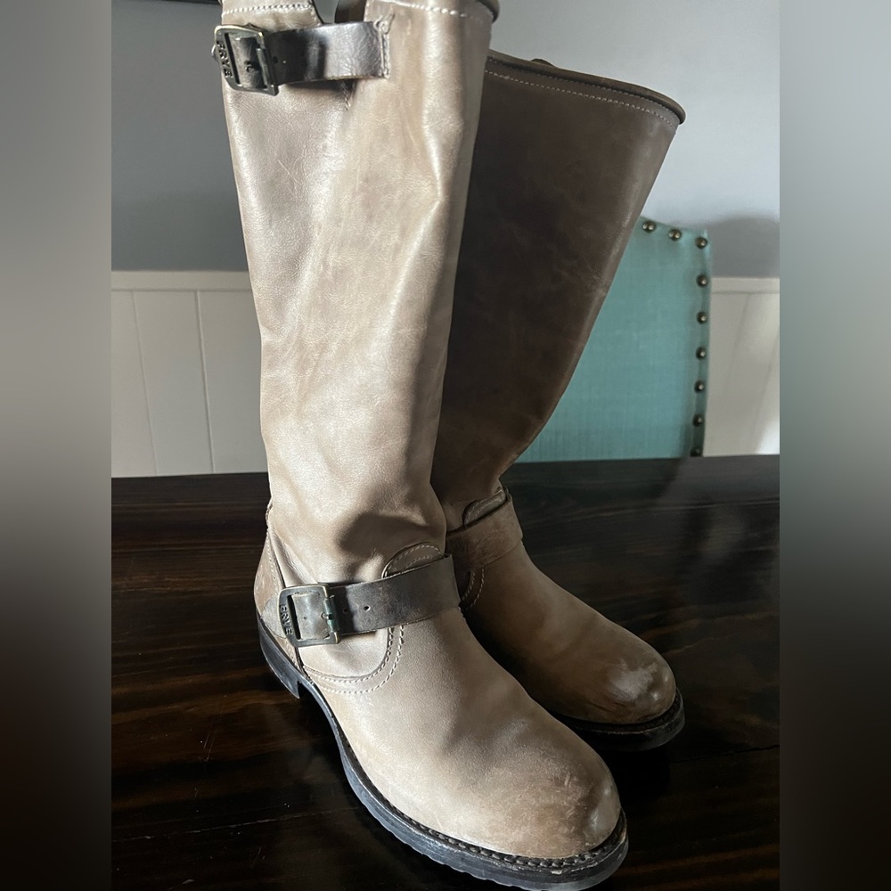 Ladies Frye boots 7.5